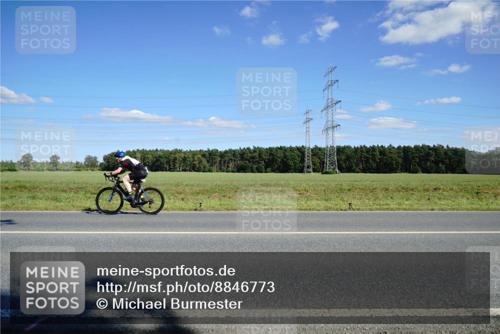 07.09.2025 - 19. Norderstedt Triathlon Michael Burmester http://msf.ph/oto/8846773 07.09.2025 15:15:51 Radfahren 1491 meine-sportfotos.de