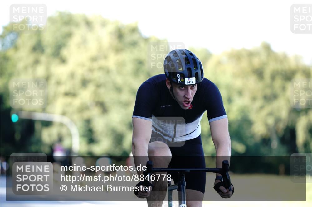 07.09.2025 - 19. Norderstedt Triathlon Michael Burmester http://msf.ph/oto/8846778 07.09.2025 16:11:53 Radfahren 381, 412, 1412, 1419, 1473, 1568 meine-sportfotos.de