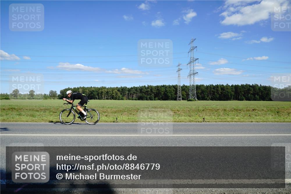 07.09.2025 - 19. Norderstedt Triathlon Michael Burmester http://msf.ph/oto/8846779 07.09.2025 15:15:54 Radfahren 1491 meine-sportfotos.de