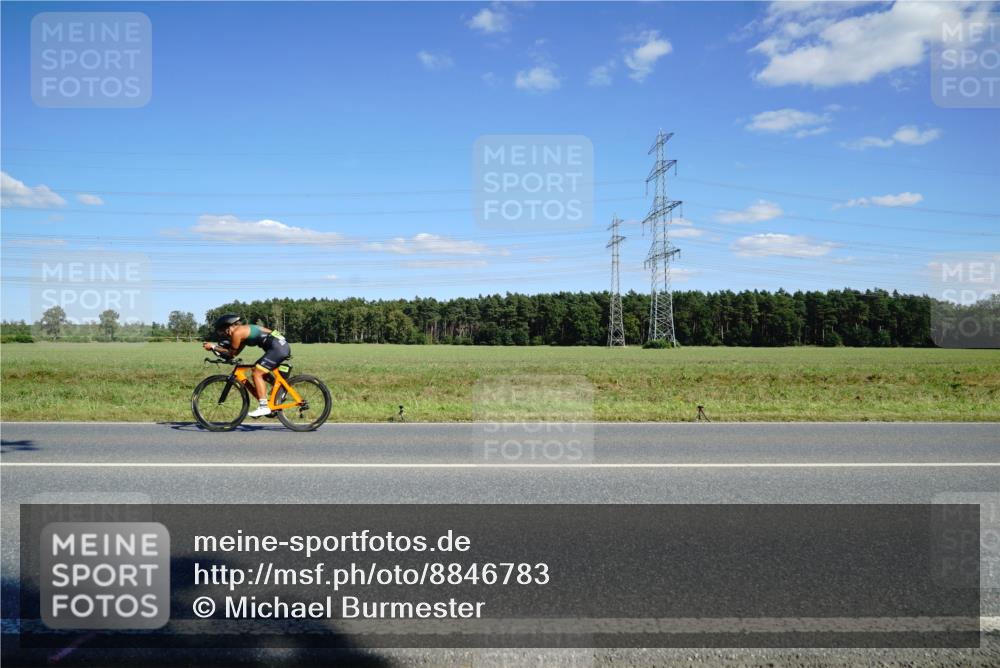 07.09.2025 - 19. Norderstedt Triathlon Michael Burmester http://msf.ph/oto/8846783 07.09.2025 15:15:59 Radfahren 1433 meine-sportfotos.de