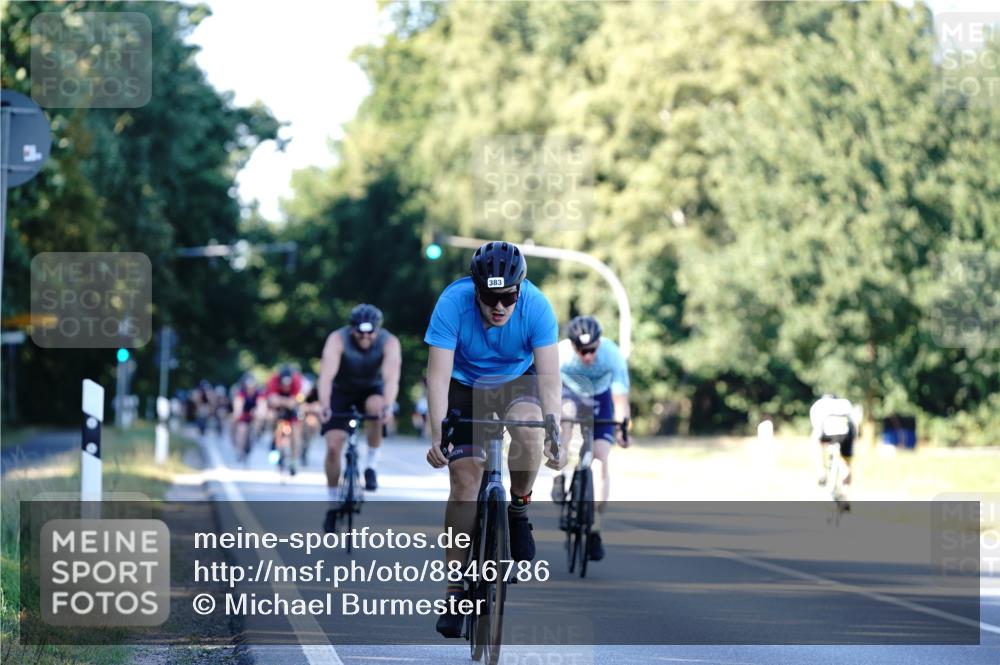 07.09.2025 - 19. Norderstedt Triathlon Michael Burmester http://msf.ph/oto/8846786 07.09.2025 16:11:58 Radfahren 383, 405 meine-sportfotos.de