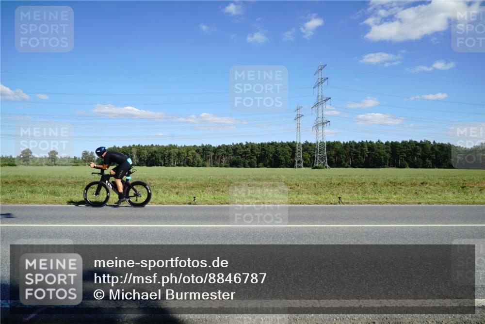 07.09.2025 - 19. Norderstedt Triathlon Michael Burmester http://msf.ph/oto/8846787 07.09.2025 15:16:05 Radfahren  meine-sportfotos.de