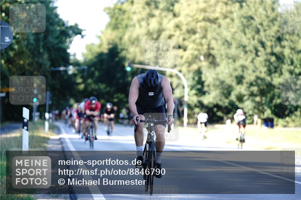 07.09.2025 - 19. Norderstedt Triathlon Michael Burmester http://msf.ph/oto/8846790 07.09.2025 16:12:00 Radfahren 383, 405, 1544 meine-sportfotos.de