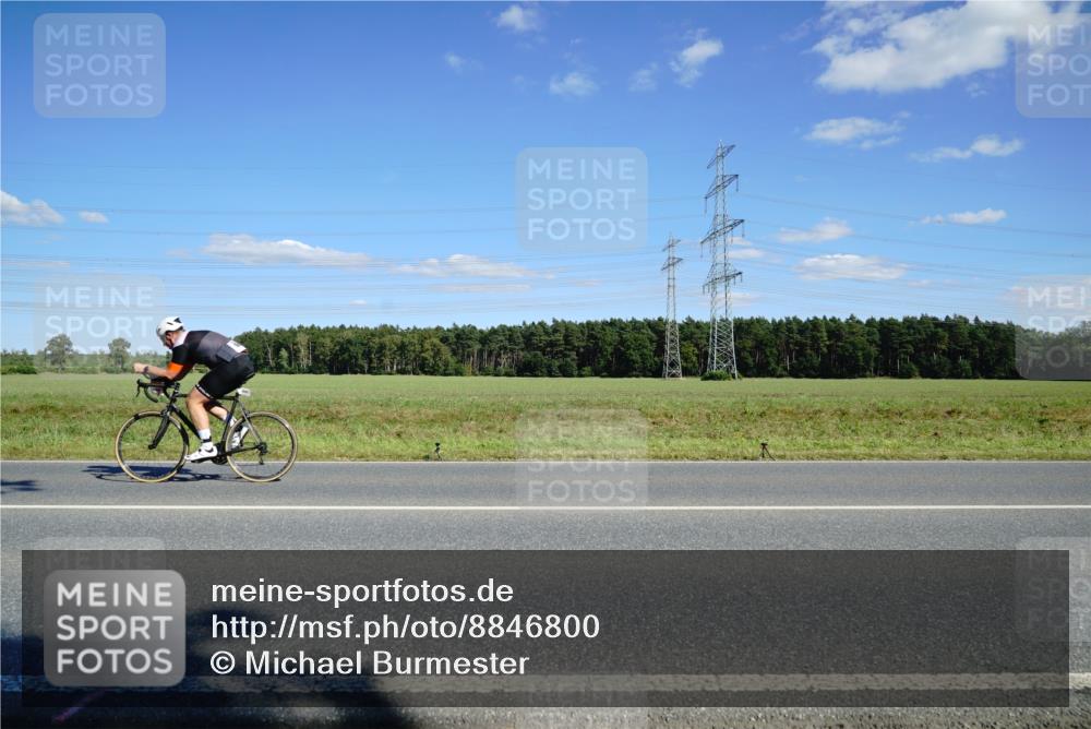 07.09.2025 - 19. Norderstedt Triathlon Michael Burmester http://msf.ph/oto/8846800 07.09.2025 15:16:10 Radfahren 909 meine-sportfotos.de