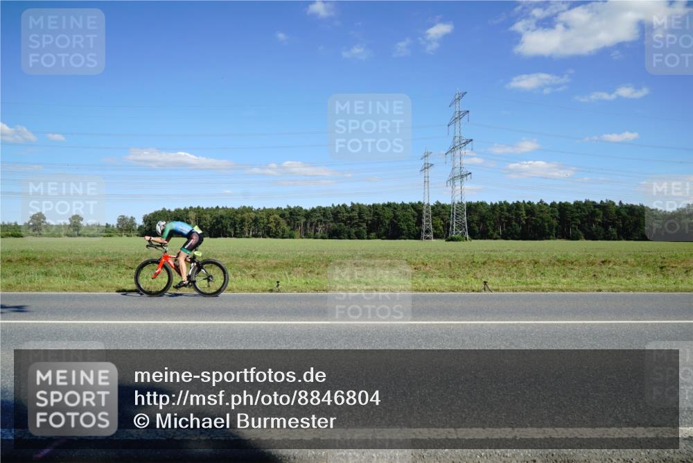 07.09.2025 - 19. Norderstedt Triathlon Michael Burmester http://msf.ph/oto/8846804 07.09.2025 15:16:20 Radfahren  meine-sportfotos.de