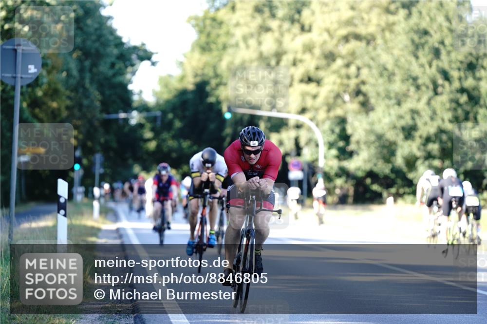 07.09.2025 - 19. Norderstedt Triathlon Michael Burmester http://msf.ph/oto/8846805 07.09.2025 16:12:03 Radfahren 383, 405, 1544, 1571, 1587, 1591 meine-sportfotos.de