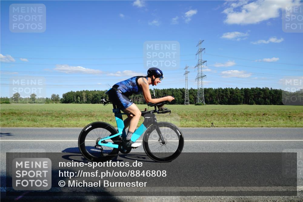 07.09.2025 - 19. Norderstedt Triathlon Michael Burmester http://msf.ph/oto/8846808 07.09.2025 15:16:24 Radfahren 365 meine-sportfotos.de