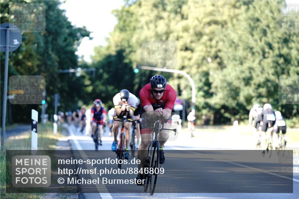 07.09.2025 - 19. Norderstedt Triathlon Michael Burmester http://msf.ph/oto/8846809 07.09.2025 16:12:03 Radfahren 383, 405, 1544, 1571, 1587, 1591 meine-sportfotos.de