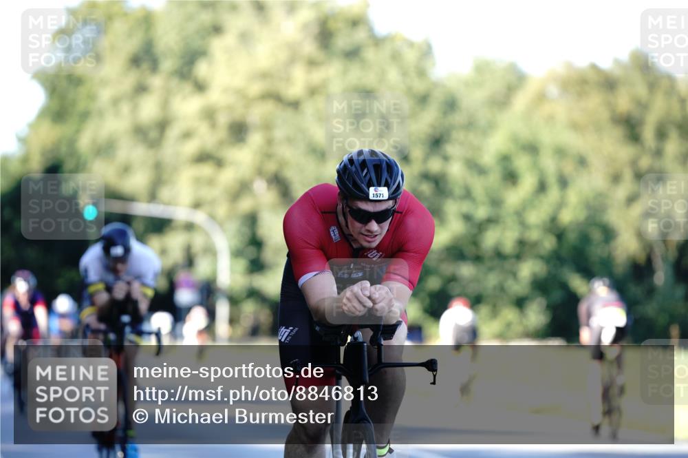 07.09.2025 - 19. Norderstedt Triathlon Michael Burmester http://msf.ph/oto/8846813 07.09.2025 16:12:04 Radfahren 405, 1544, 1571, 1587, 1591 meine-sportfotos.de