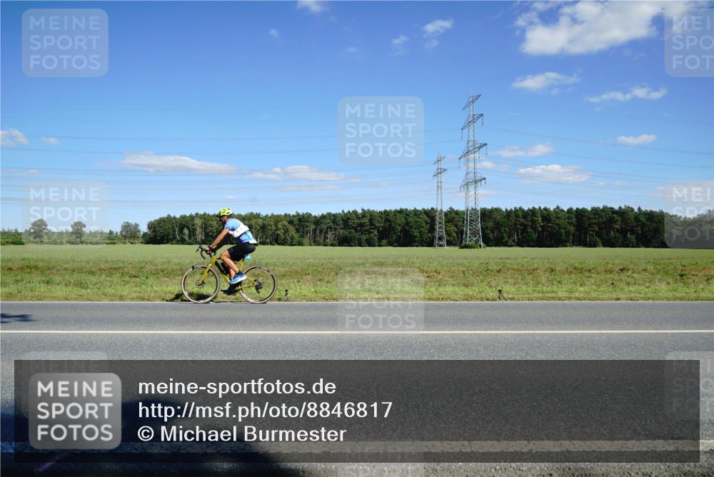 07.09.2025 - 19. Norderstedt Triathlon Michael Burmester http://msf.ph/oto/8846817 07.09.2025 15:16:41 Radfahren 885, 927, 944 meine-sportfotos.de