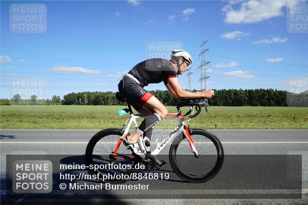 07.09.2025 - 19. Norderstedt Triathlon Michael Burmester http://msf.ph/oto/8846819 07.09.2025 15:16:42 Radfahren 885, 927, 944 meine-sportfotos.de