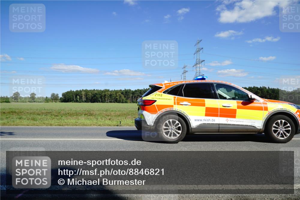 07.09.2025 - 19. Norderstedt Triathlon Michael Burmester http://msf.ph/oto/8846821 07.09.2025 15:16:43 Radfahren 885, 927 meine-sportfotos.de