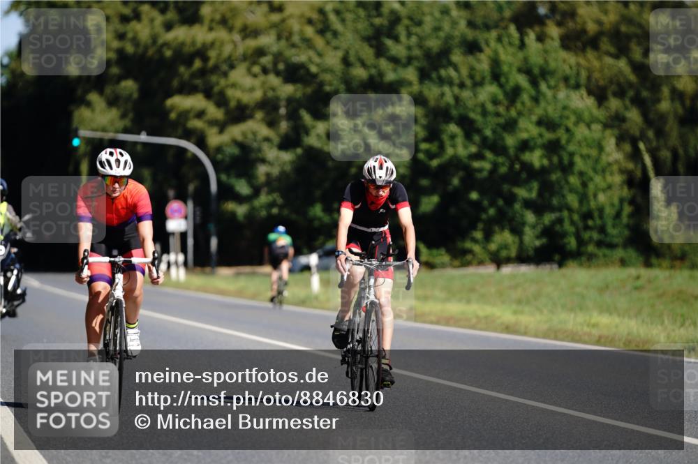 07.09.2025 - 19. Norderstedt Triathlon Michael Burmester http://msf.ph/oto/8846830 07.09.2025 11:22:31 Radfahren 714, 833, 1207 meine-sportfotos.de