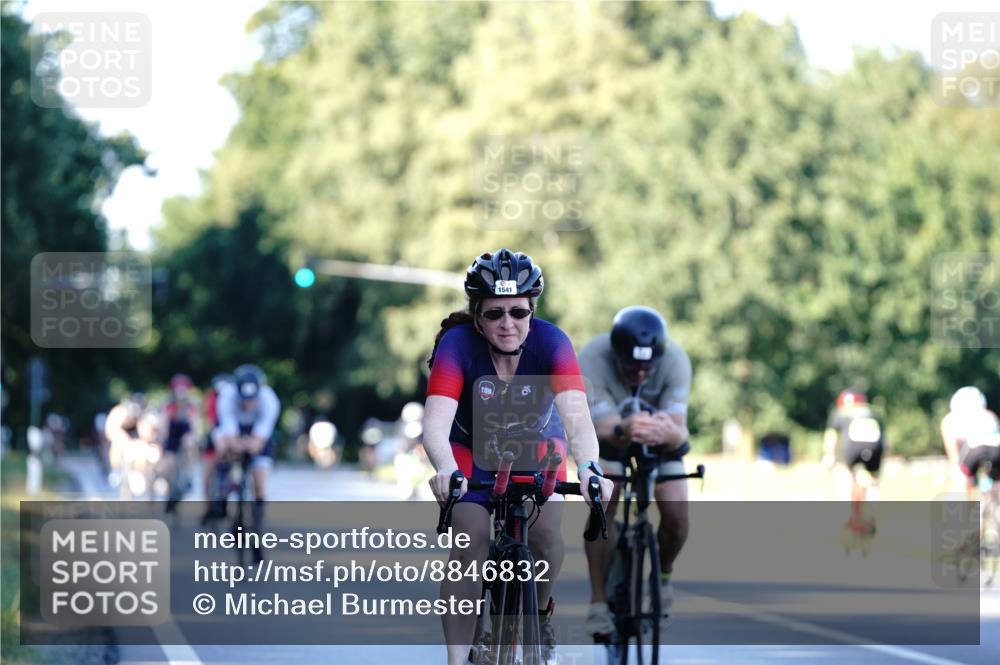 07.09.2025 - 19. Norderstedt Triathlon Michael Burmester http://msf.ph/oto/8846832 07.09.2025 16:12:07 Radfahren 516, 1068, 1541, 1565, 1571, 1587, 1591 meine-sportfotos.de
