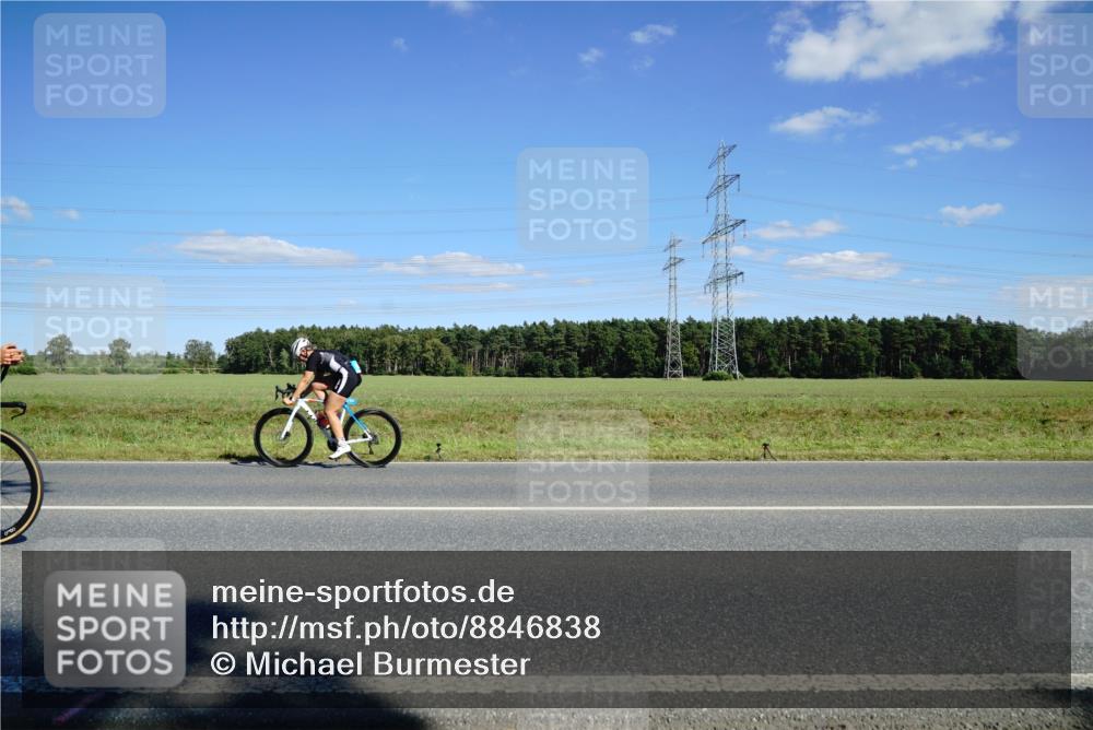 07.09.2025 - 19. Norderstedt Triathlon Michael Burmester http://msf.ph/oto/8846838 07.09.2025 15:16:58 Radfahren 397, 882, 1503 meine-sportfotos.de