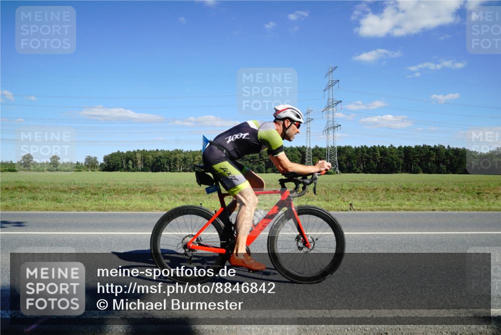 07.09.2025 - 19. Norderstedt Triathlon Michael Burmester http://msf.ph/oto/8846842 07.09.2025 15:16:59 Radfahren 397, 882, 1503 meine-sportfotos.de