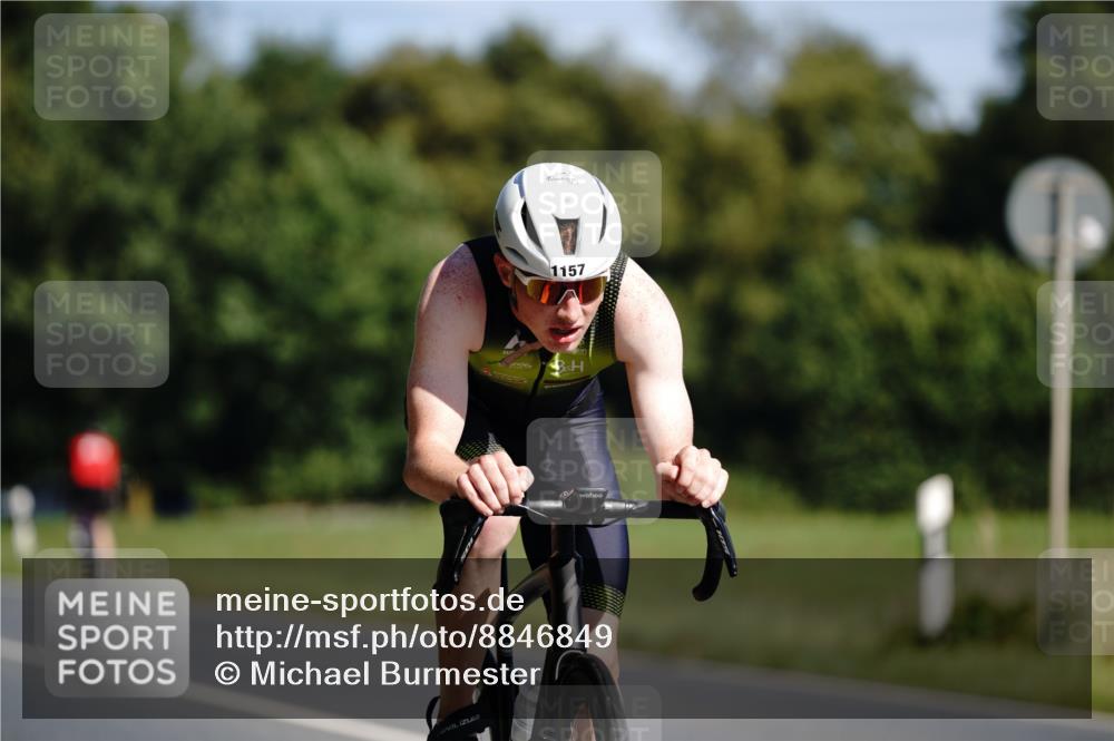 07.09.2025 - 19. Norderstedt Triathlon Michael Burmester http://msf.ph/oto/8846849 07.09.2025 11:22:41 Radfahren 734, 1157, 1184 meine-sportfotos.de
