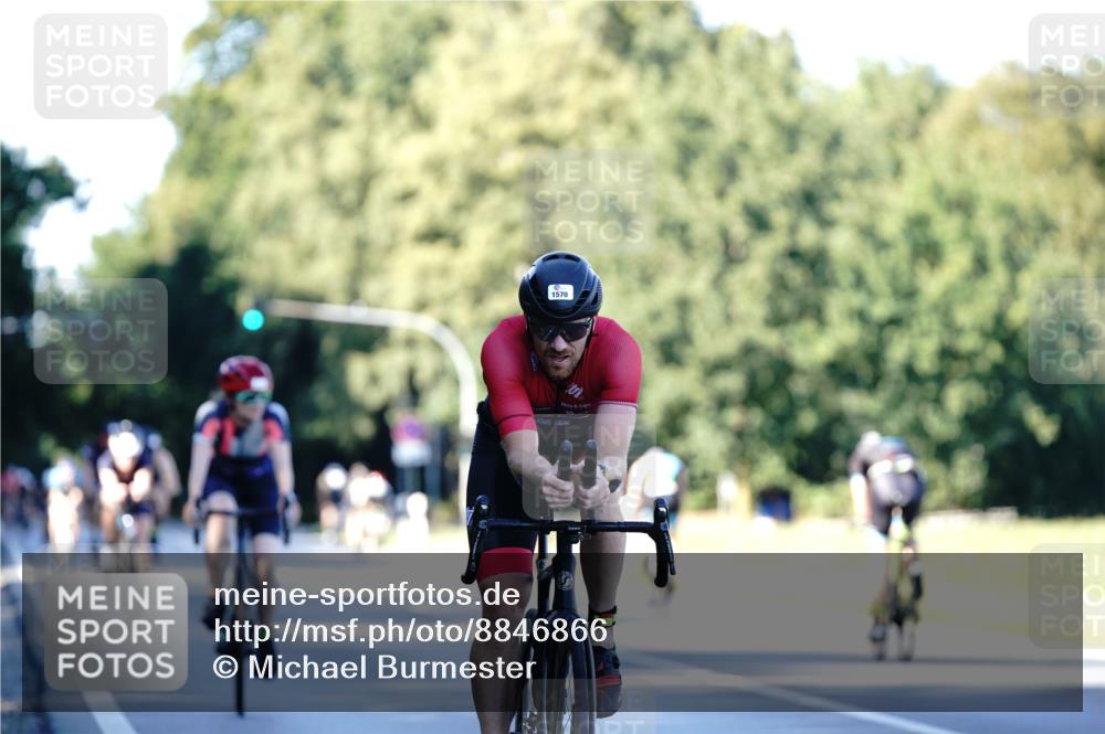 07.09.2025 - 19. Norderstedt Triathlon Michael Burmester http://msf.ph/oto/8846866 07.09.2025 16:12:11 Radfahren 516, 1045, 1068, 1541, 1565, 1570 meine-sportfotos.de