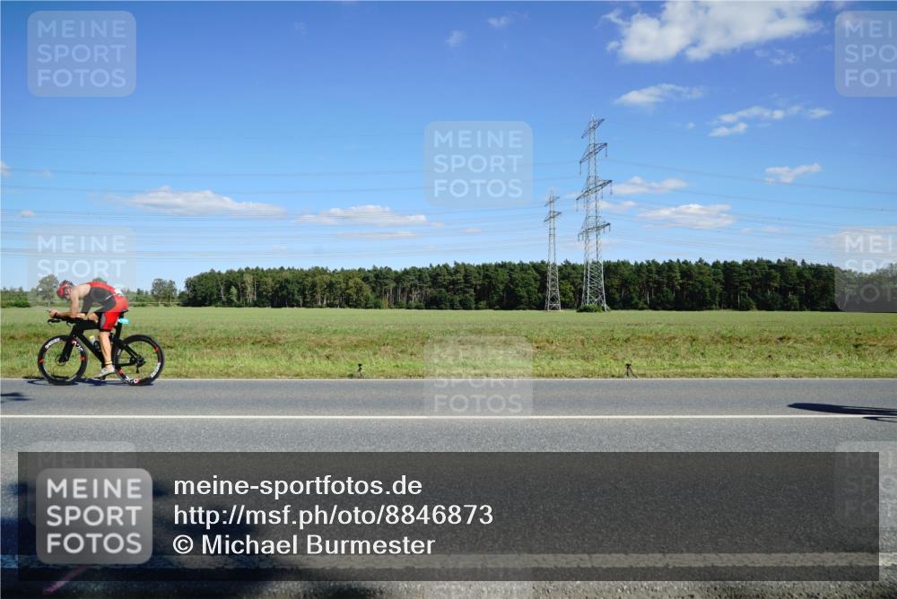 07.09.2025 - 19. Norderstedt Triathlon Michael Burmester http://msf.ph/oto/8846873 07.09.2025 15:17:27 Radfahren 396, 445, 448, 467, 871, 938 meine-sportfotos.de