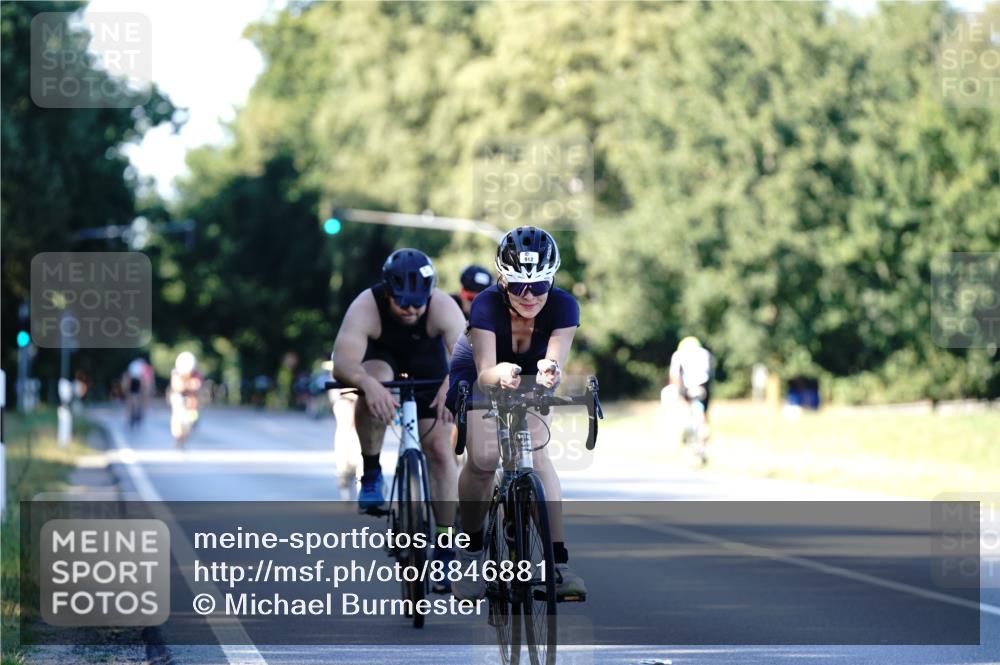 07.09.2025 - 19. Norderstedt Triathlon Michael Burmester http://msf.ph/oto/8846881 07.09.2025 16:12:14 Radfahren 875, 912, 1045, 1558, 1570 meine-sportfotos.de