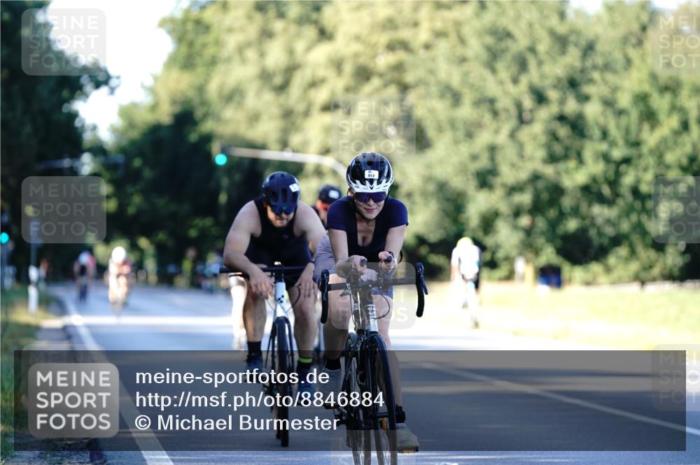 07.09.2025 - 19. Norderstedt Triathlon Michael Burmester http://msf.ph/oto/8846884 07.09.2025 16:12:14 Radfahren 875, 912, 1045, 1558, 1570 meine-sportfotos.de