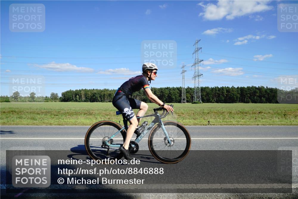07.09.2025 - 19. Norderstedt Triathlon Michael Burmester http://msf.ph/oto/8846888 07.09.2025 15:17:35 Radfahren 399, 878, 1470 meine-sportfotos.de