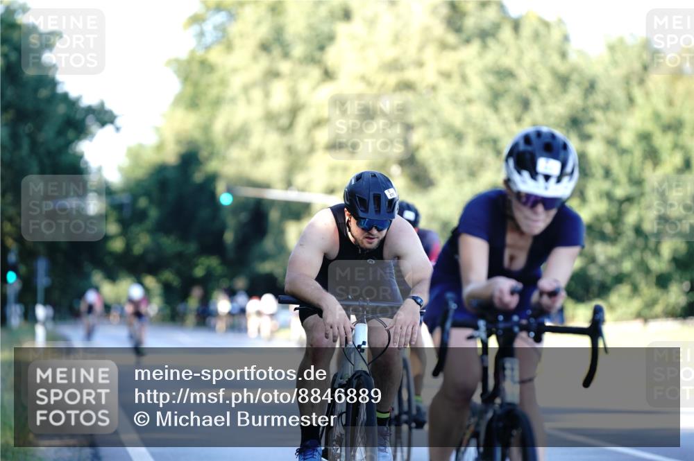 07.09.2025 - 19. Norderstedt Triathlon Michael Burmester http://msf.ph/oto/8846889 07.09.2025 16:12:15 Radfahren 875, 912, 1045, 1105, 1558 meine-sportfotos.de