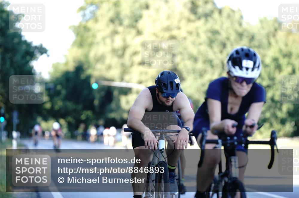 07.09.2025 - 19. Norderstedt Triathlon Michael Burmester http://msf.ph/oto/8846893 07.09.2025 16:12:15 Radfahren 875, 912, 1045, 1105, 1558 meine-sportfotos.de