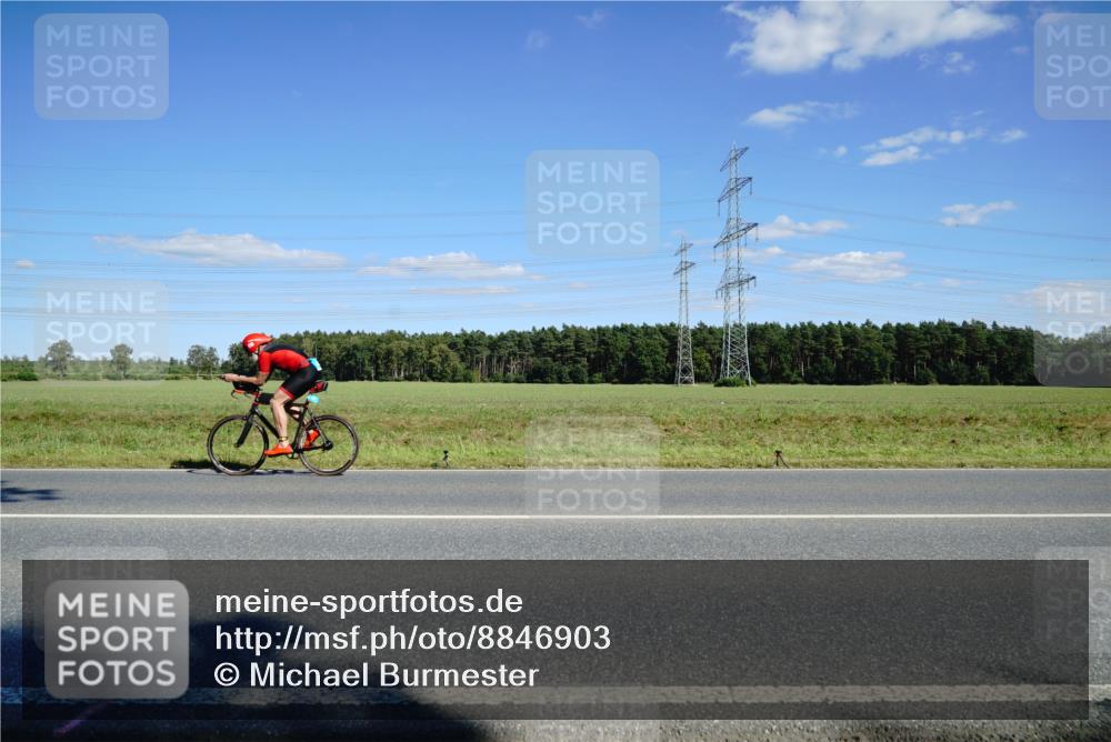 07.09.2025 - 19. Norderstedt Triathlon Michael Burmester http://msf.ph/oto/8846903 07.09.2025 15:17:47 Radfahren 1486 meine-sportfotos.de