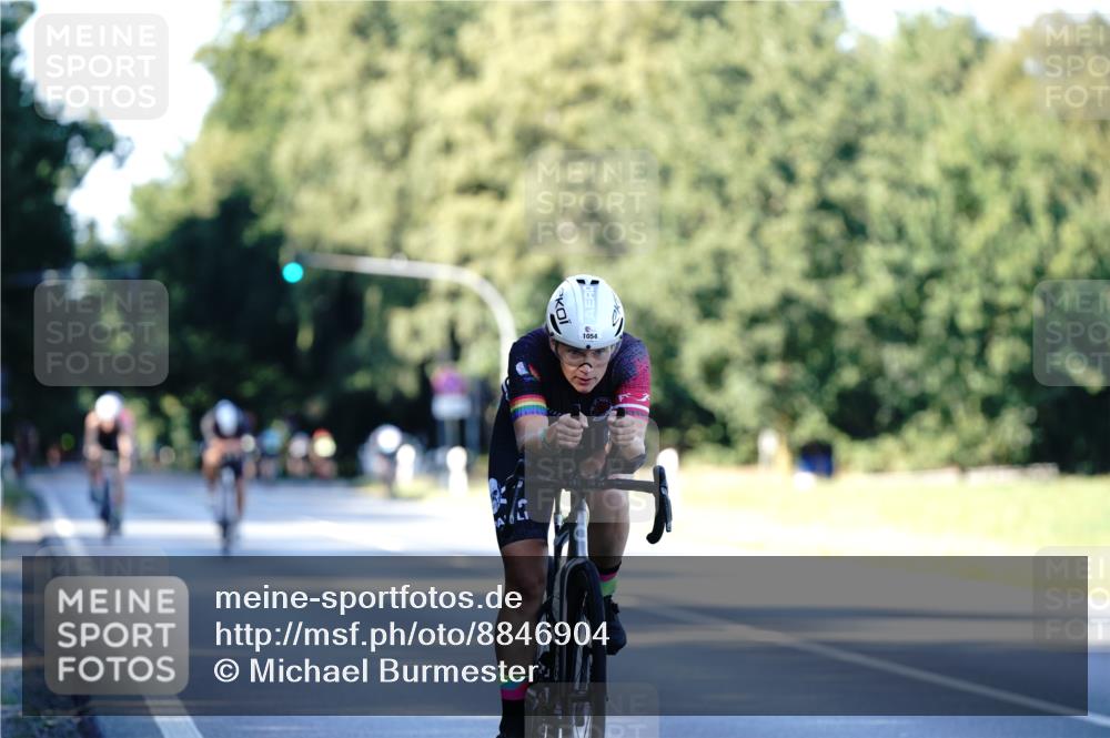 07.09.2025 - 19. Norderstedt Triathlon Michael Burmester http://msf.ph/oto/8846904 07.09.2025 16:12:21 Radfahren 1054, 1105 meine-sportfotos.de