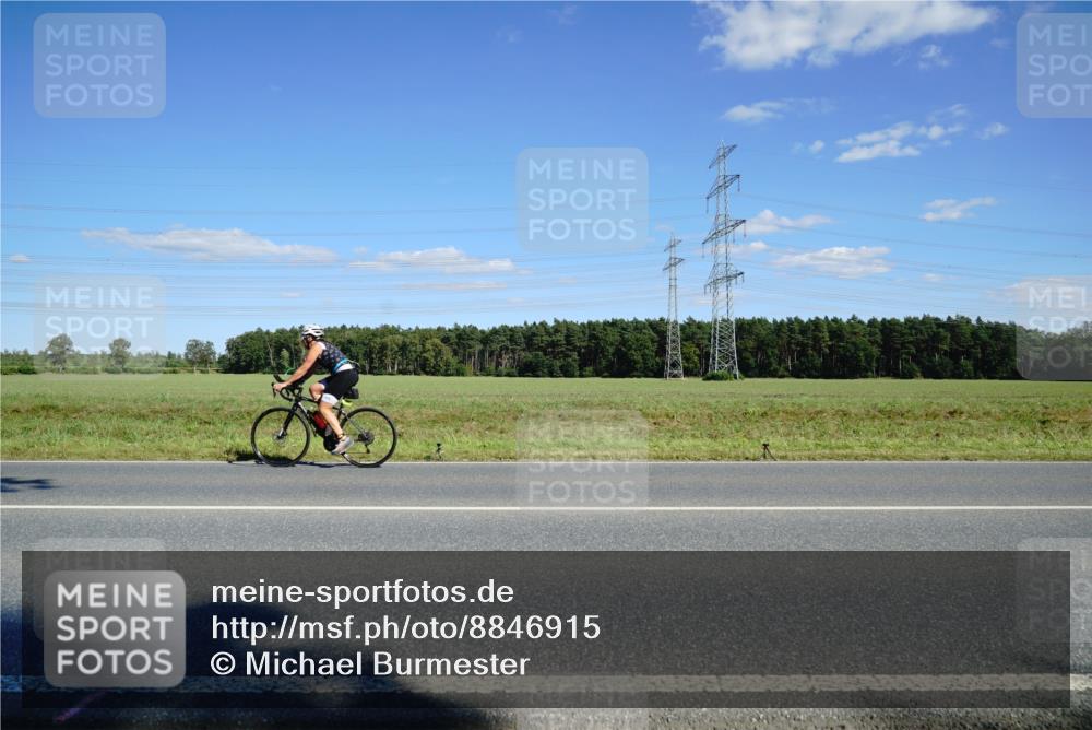 07.09.2025 - 19. Norderstedt Triathlon Michael Burmester http://msf.ph/oto/8846915 07.09.2025 15:18:02 Radfahren  meine-sportfotos.de