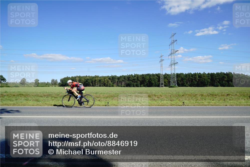 07.09.2025 - 19. Norderstedt Triathlon Michael Burmester http://msf.ph/oto/8846919 07.09.2025 15:18:27 Radfahren 402, 452, 942 meine-sportfotos.de