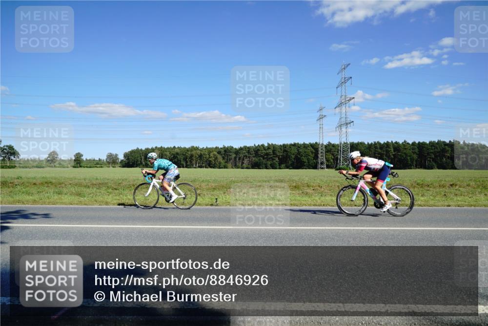 07.09.2025 - 19. Norderstedt Triathlon Michael Burmester http://msf.ph/oto/8846926 07.09.2025 15:18:36 Radfahren 1409 meine-sportfotos.de