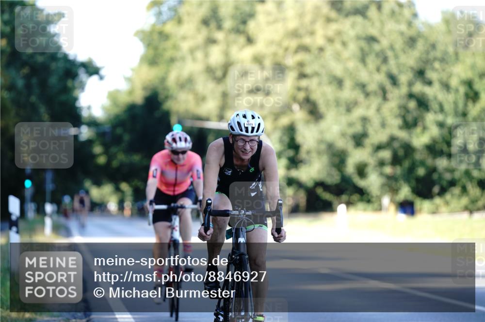 07.09.2025 - 19. Norderstedt Triathlon Michael Burmester http://msf.ph/oto/8846927 07.09.2025 16:12:27 Radfahren 914, 1533, 1610 meine-sportfotos.de
