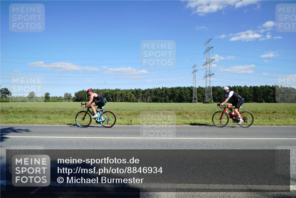 07.09.2025 - 19. Norderstedt Triathlon Michael Burmester http://msf.ph/oto/8846934 07.09.2025 15:18:52 Radfahren  meine-sportfotos.de