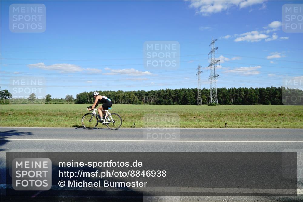 07.09.2025 - 19. Norderstedt Triathlon Michael Burmester http://msf.ph/oto/8846938 07.09.2025 15:18:55 Radfahren  meine-sportfotos.de
