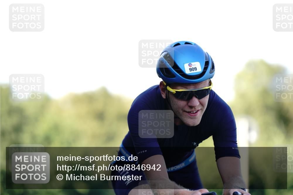 07.09.2025 - 19. Norderstedt Triathlon Michael Burmester http://msf.ph/oto/8846942 07.09.2025 16:12:47 Radfahren 397, 909 meine-sportfotos.de