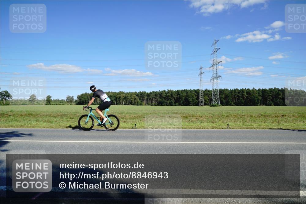 07.09.2025 - 19. Norderstedt Triathlon Michael Burmester http://msf.ph/oto/8846943 07.09.2025 15:19:00 Radfahren 870 meine-sportfotos.de
