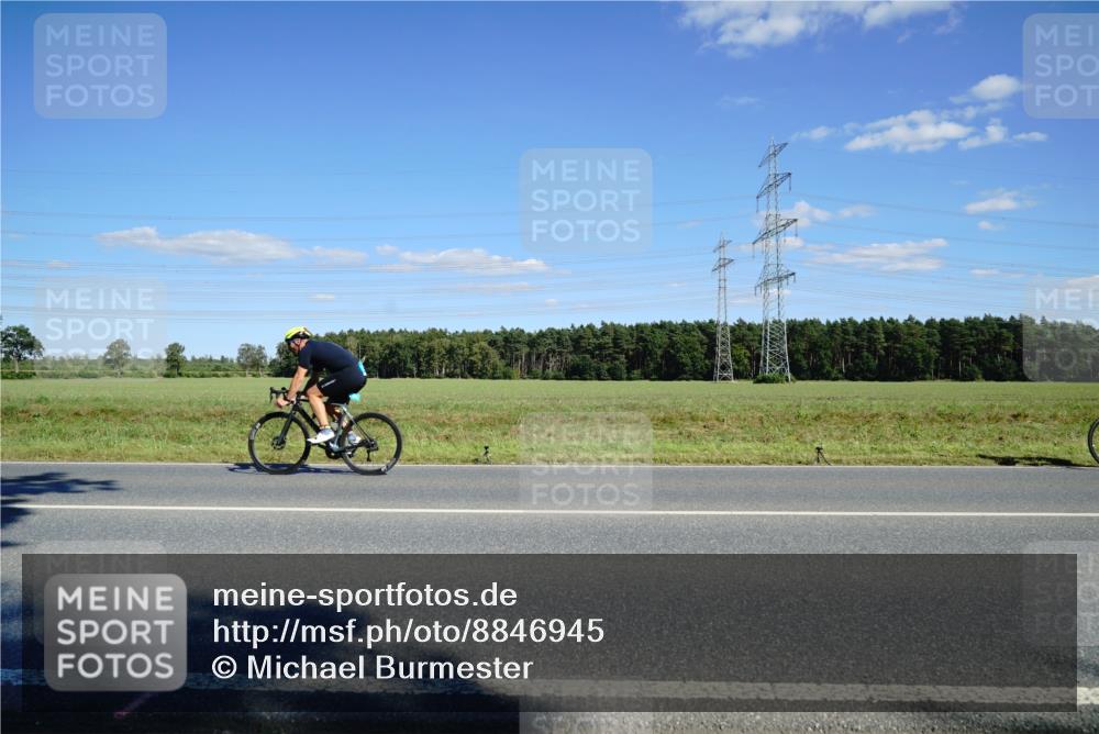 07.09.2025 - 19. Norderstedt Triathlon Michael Burmester http://msf.ph/oto/8846945 07.09.2025 15:19:01 Radfahren 870 meine-sportfotos.de