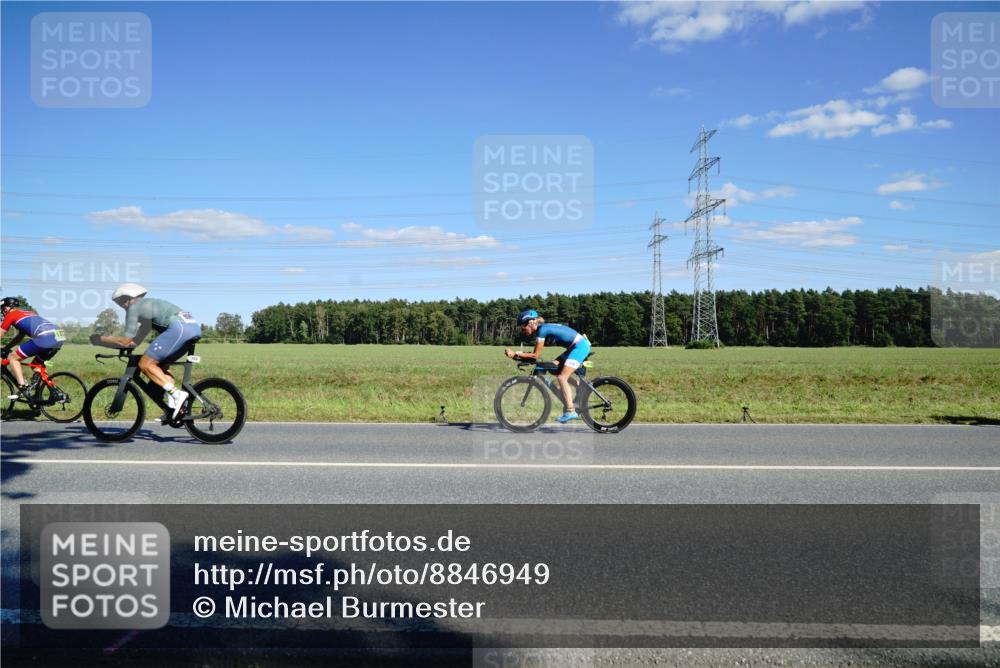 07.09.2025 - 19. Norderstedt Triathlon Michael Burmester http://msf.ph/oto/8846949 07.09.2025 15:19:02 Radfahren 870 meine-sportfotos.de