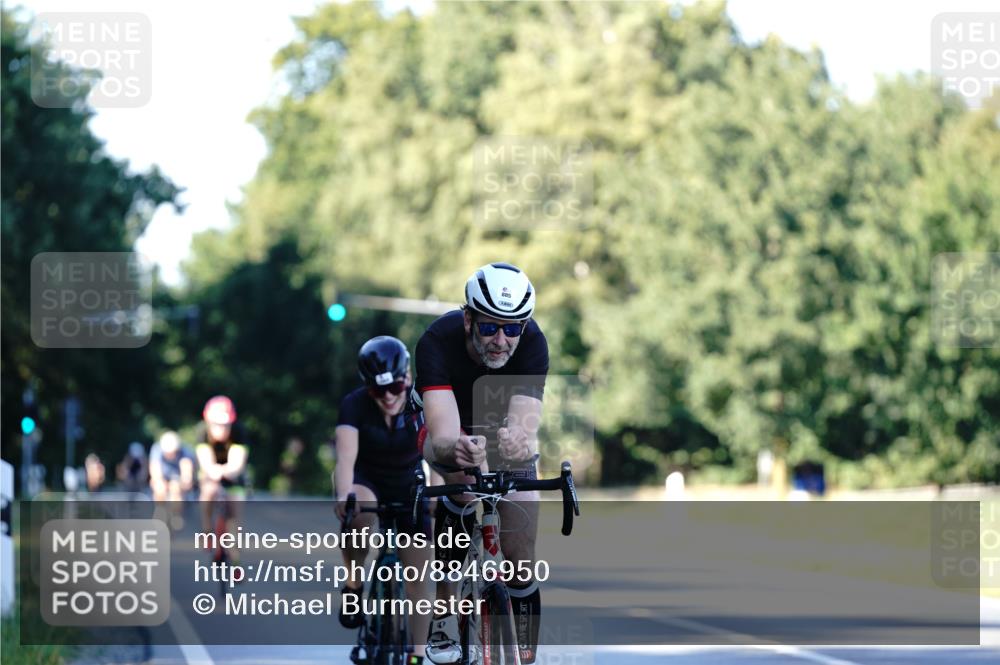 07.09.2025 - 19. Norderstedt Triathlon Michael Burmester http://msf.ph/oto/8846950 07.09.2025 16:13:05 Radfahren 885, 1059 meine-sportfotos.de