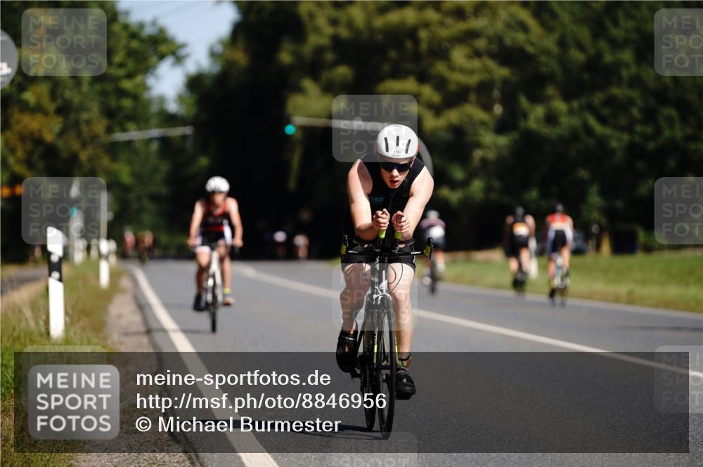 07.09.2025 - 19. Norderstedt Triathlon Michael Burmester http://msf.ph/oto/8846956 07.09.2025 11:24:10 Radfahren 1166, 1194 meine-sportfotos.de