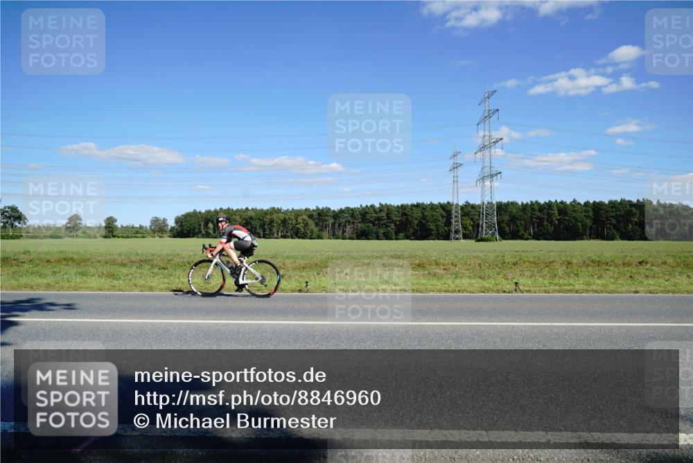 07.09.2025 - 19. Norderstedt Triathlon Michael Burmester http://msf.ph/oto/8846960 07.09.2025 15:19:10 Radfahren 1508 meine-sportfotos.de