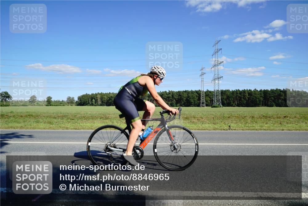 07.09.2025 - 19. Norderstedt Triathlon Michael Burmester http://msf.ph/oto/8846965 07.09.2025 15:19:14 Radfahren 453 meine-sportfotos.de