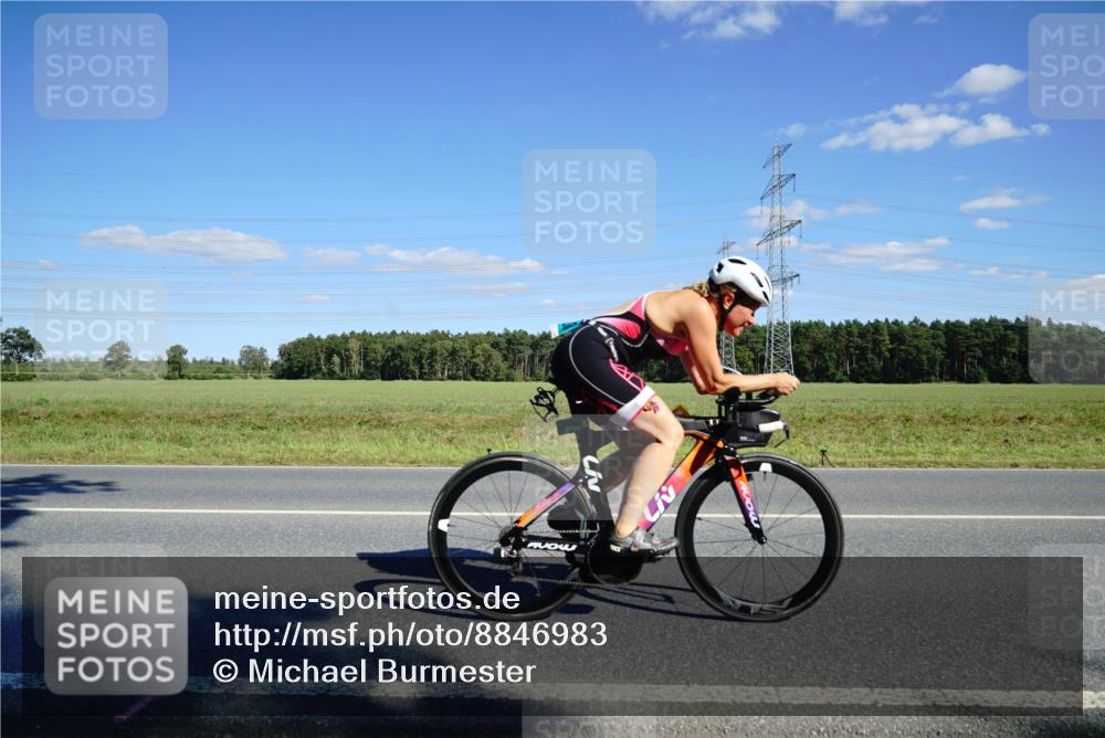 07.09.2025 - 19. Norderstedt Triathlon Michael Burmester http://msf.ph/oto/8846983 07.09.2025 15:19:30 Radfahren 438, 442, 1528 meine-sportfotos.de