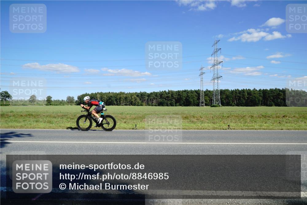 07.09.2025 - 19. Norderstedt Triathlon Michael Burmester http://msf.ph/oto/8846985 07.09.2025 15:19:33 Radfahren 438, 1522, 1528 meine-sportfotos.de