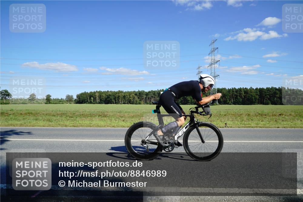 07.09.2025 - 19. Norderstedt Triathlon Michael Burmester http://msf.ph/oto/8846989 07.09.2025 15:19:35 Radfahren 1522 meine-sportfotos.de