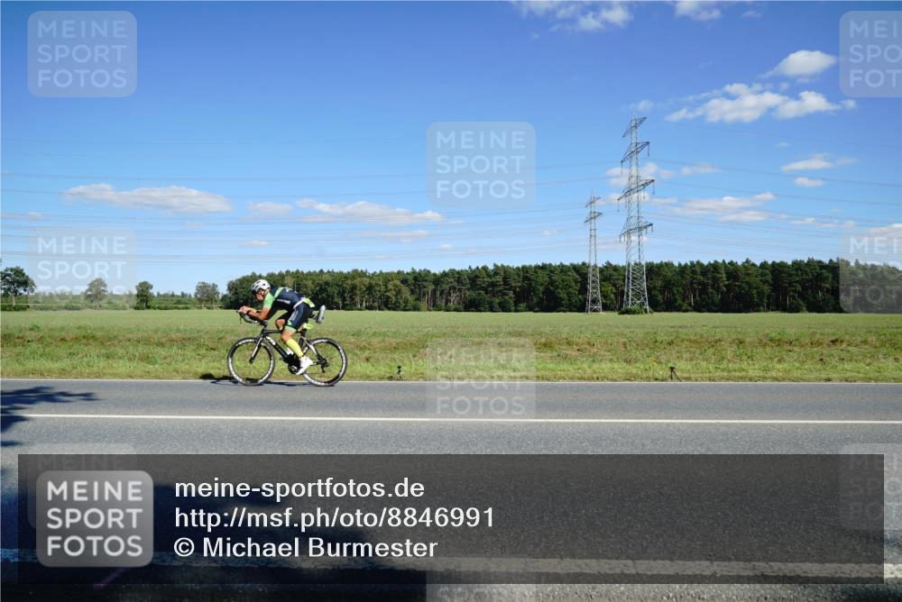 07.09.2025 - 19. Norderstedt Triathlon Michael Burmester http://msf.ph/oto/8846991 07.09.2025 15:19:37 Radfahren 1522 meine-sportfotos.de