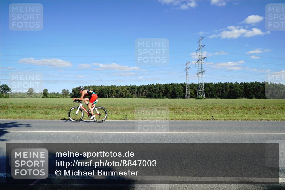 07.09.2025 - 19. Norderstedt Triathlon Michael Burmester http://msf.ph/oto/8847003 07.09.2025 15:19:45 Radfahren 937 meine-sportfotos.de