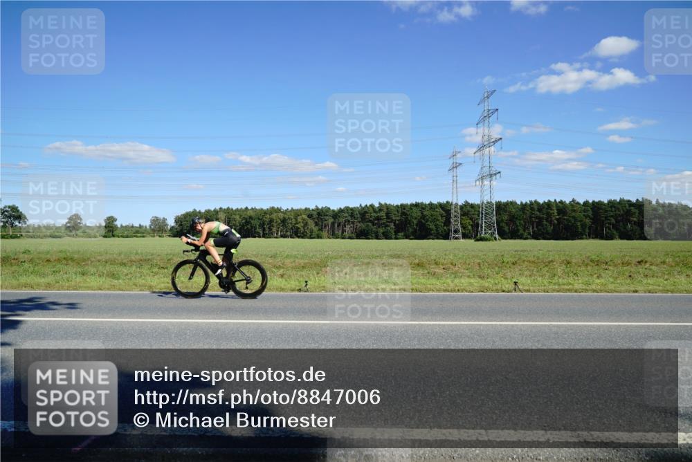 07.09.2025 - 19. Norderstedt Triathlon Michael Burmester http://msf.ph/oto/8847006 07.09.2025 15:19:47 Radfahren 1492, 1511 meine-sportfotos.de